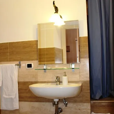 Hella Ibernesi 23 Fori Imperiali Inn, New Gestion! Apartment Rom